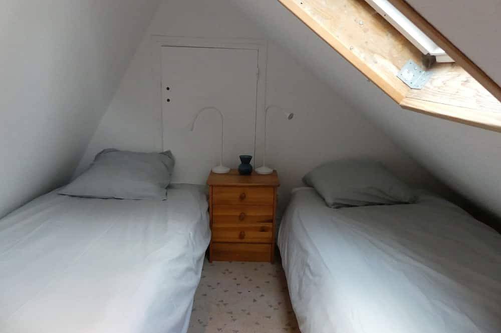 Ganze Wohnung, Ndependent apartment - expectionnal sea view - swimming pool - 4 persons in Morgat, Crozon