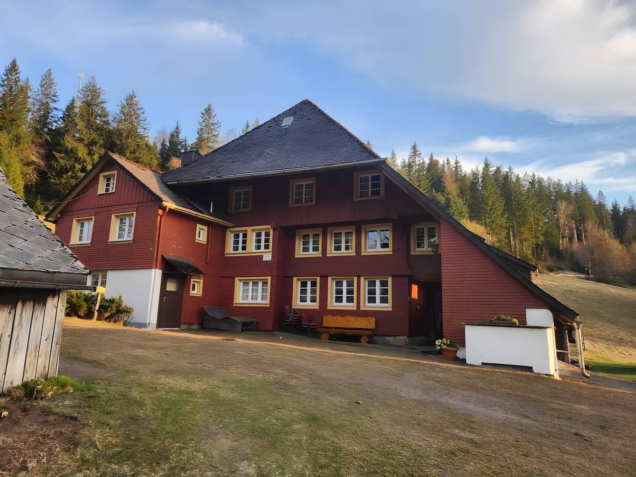 Ganze Wohnung, Apartment 'Alte Schmiede 2 Fewos' mit Bergblick, privater Terrasse und Wlan in Suedlicher Schwarzwald, Feldberg