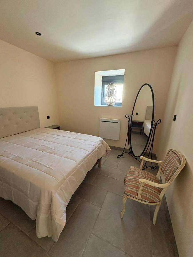 Location de vacances pour 4 personnes, avec Jacuzzi ainsi que Terrasse et Jardin à Marboz - 3