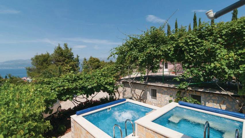 Ferienhaus für 8 Personen, mit Pool und Terrasse auf Brac