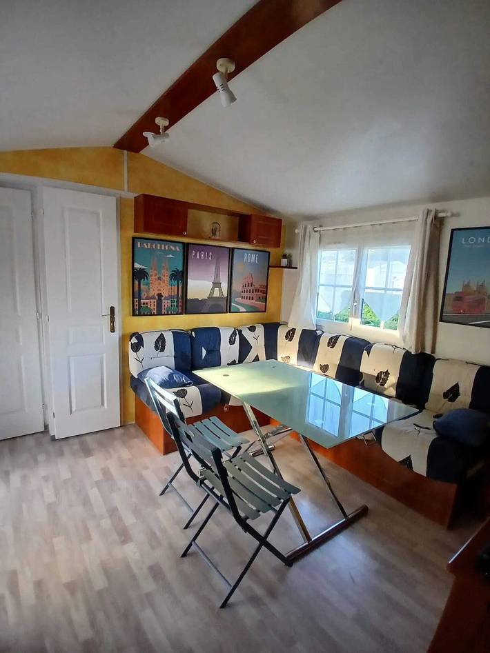 Location de vacances pour 6 personnes, avec terrasse ainsi que jardin et piscine à Meschers-sur-Gironde - 2