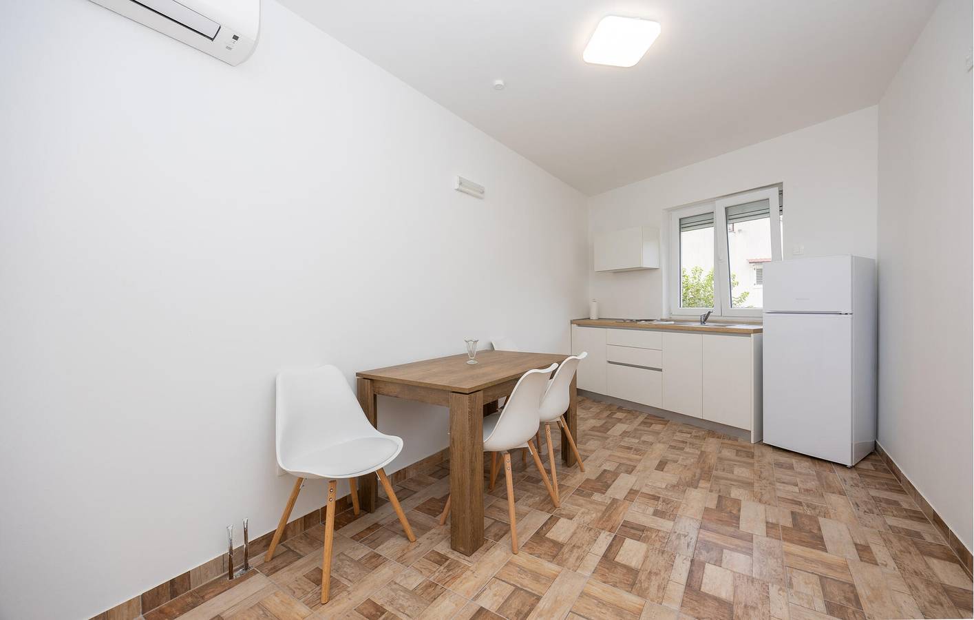 Ganze Ferienwohnung, Charmantes Apartment, 2 km von Imotski entfernt, mit Seeblick und moderner Ausstattung in Imotski, Makarska Riviera