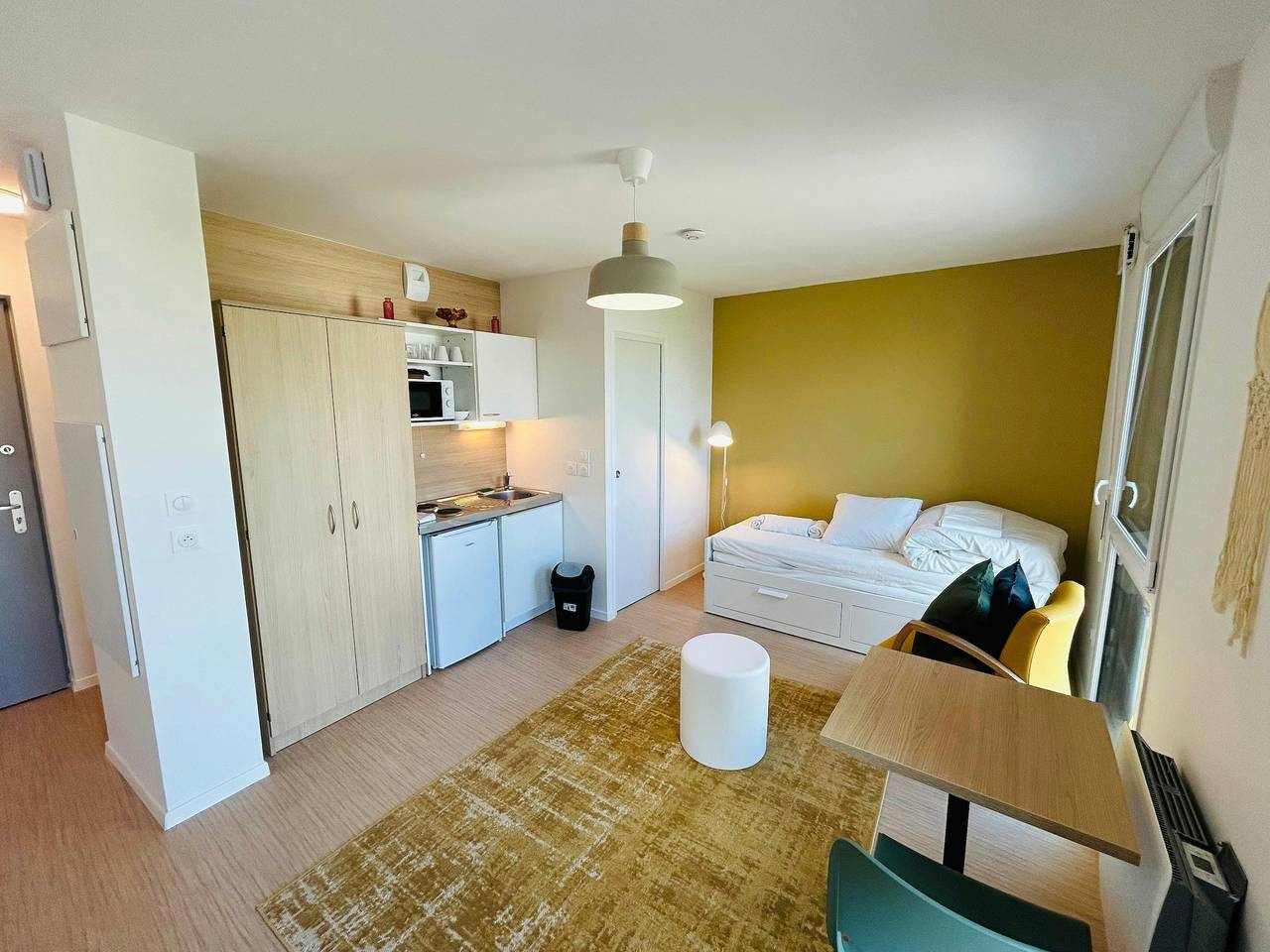 Ganze Wohnung, We Live In R - Suite 402 in Reims, Marne