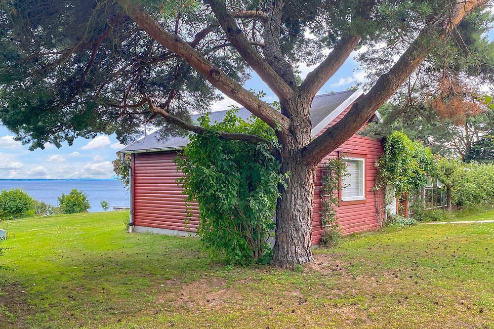 Tolles Haus mit 1 Schlafzimmer in. in Jönköping, Vättern