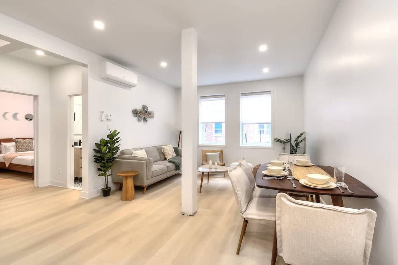 Apartamento entero, Boho chic and spacious 2 bedroom Heart of downtown in Ville-Marie, Montreal