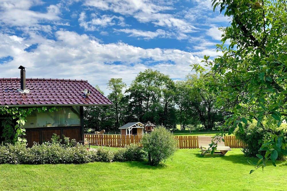 Ganze Wohnung, Ferienwohnung mit Wallbox, Grill und Garten in Grebenhain, Vogelsberg Region