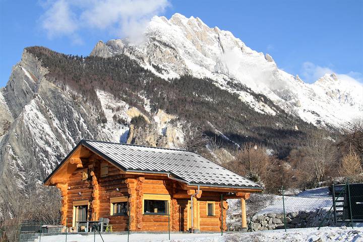 Maison de campagne pour 10 personnes, avec sauna ainsi que jardin et terrasse, animaux acceptés à Saint-Martin-de-la-Porte