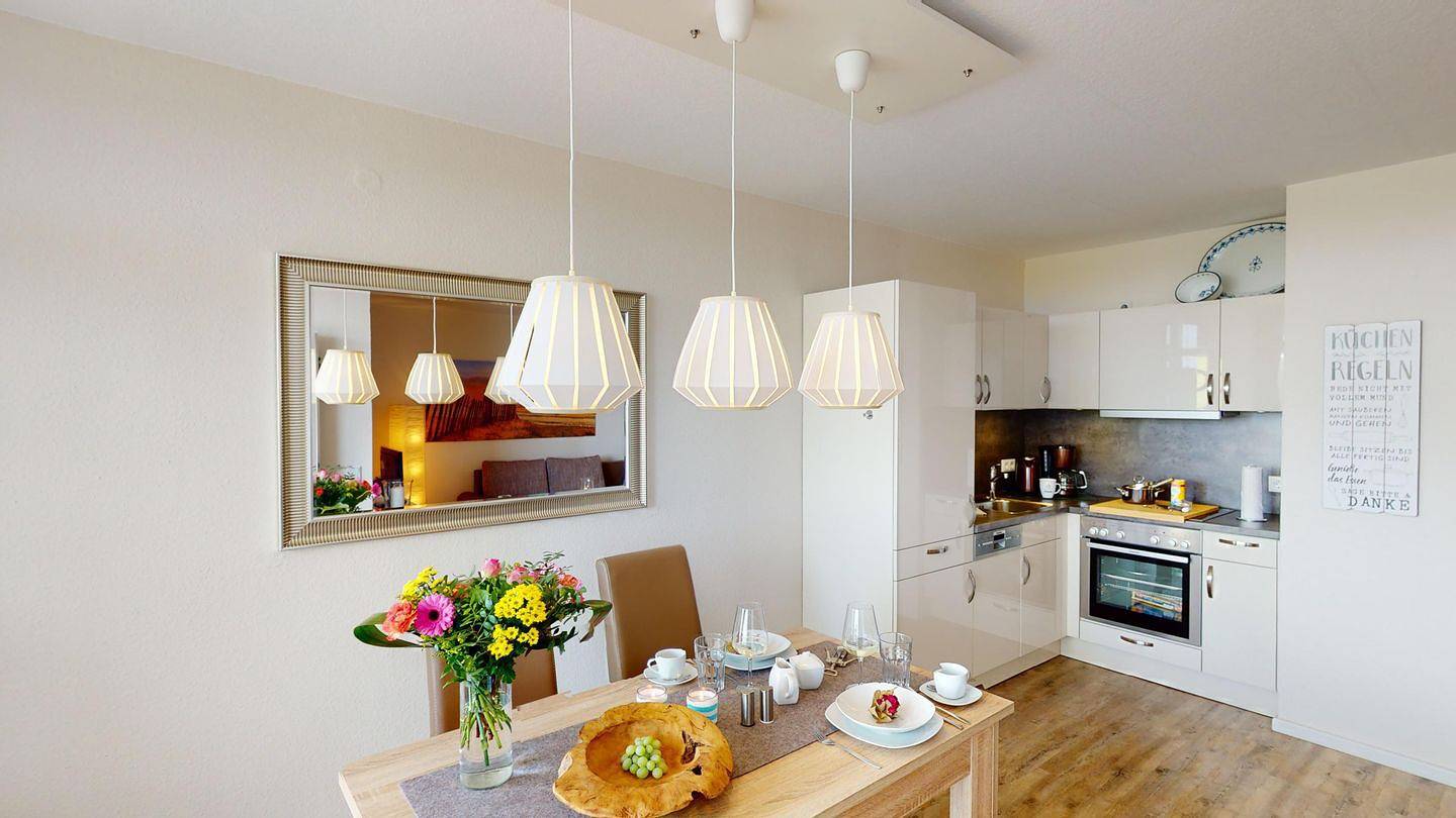 Ganze Wohnung, 52 m²-Ferienwohnung für bis zu 4 Personen mit Meerblick, Balkon, Pool und Sauna in Südstrand Pelzerhaken, Ostholstein