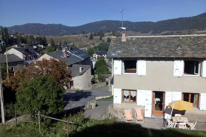 Location de vacances pour 6 personnes, avec Terrasse et Jardin à La Llagonne