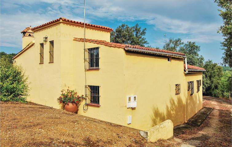 Spacious Apartment with Pool & Terrace in Cortegana, Sierra de Aracena y Picos de Aroche