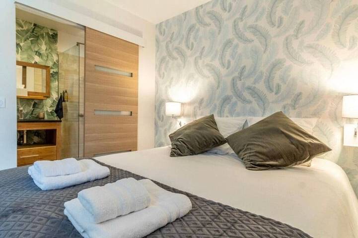 Chambre d’hôte pour 2 personnes, avec jardin et piscine