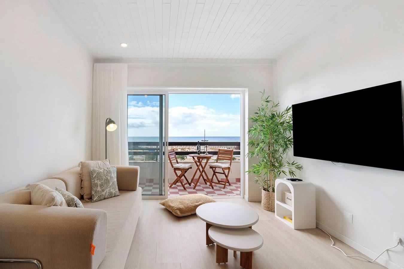 Appartement entier, Appartement 'Mira Mar' avec vue sur mer, balcon et Wi-Fi in Monte Gordo, District de Faro