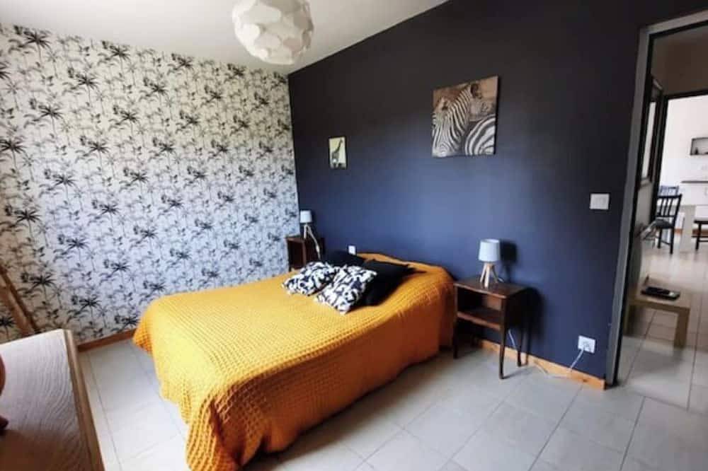 Bright house with garden in Neffiès, Béziers region
