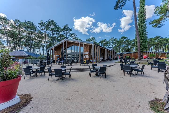 Gîte pour 4 personnes, avec bassin pour enfant et jardin, adapté aux familles à Saint-Julien-en-Born - 3
