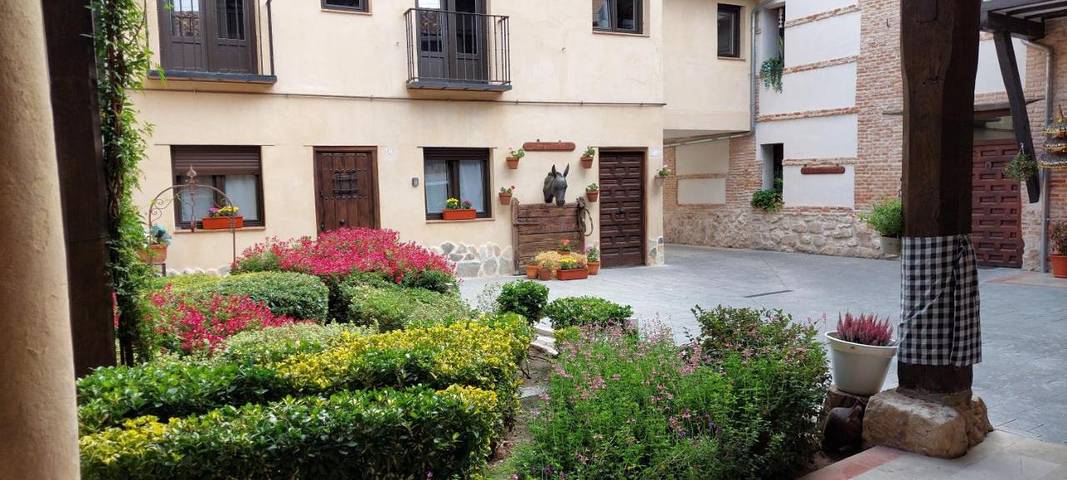 Gîte pour 3 personnes, avec Balcon ainsi que Terrasse et Jardin à Alcalá de Henares