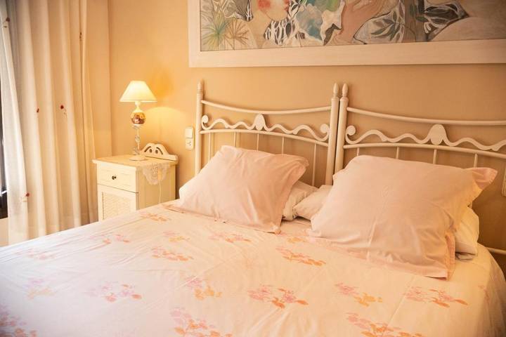 Alojamiento y desayuno para 2 personas, con vistas además de jardín y piscina, Se admiten mascotas en Provincia de Valencia - 3