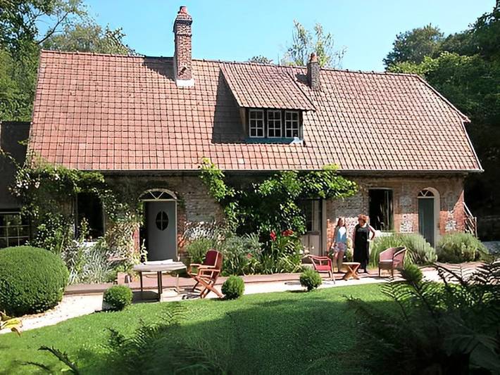 Gîte pour 9 personnes, avec terrasse et jardin