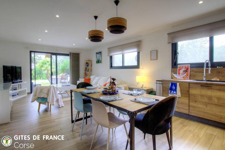 Gîte pour 6 personnes, avec Terrasse et Jardin ainsi que Piscine et Vue à Santa-Lucia-di-Moriani - 4