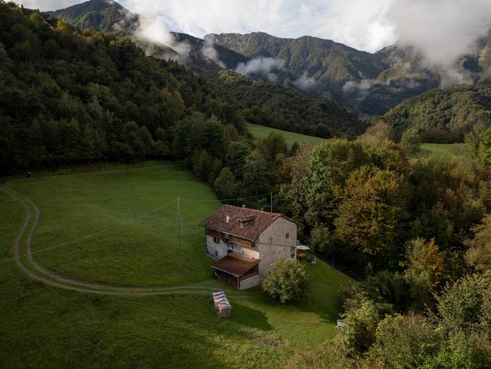 Baita per 4 persone, con Balcone e Giardino nonché Panorama in Friuli-Venezia Giulia