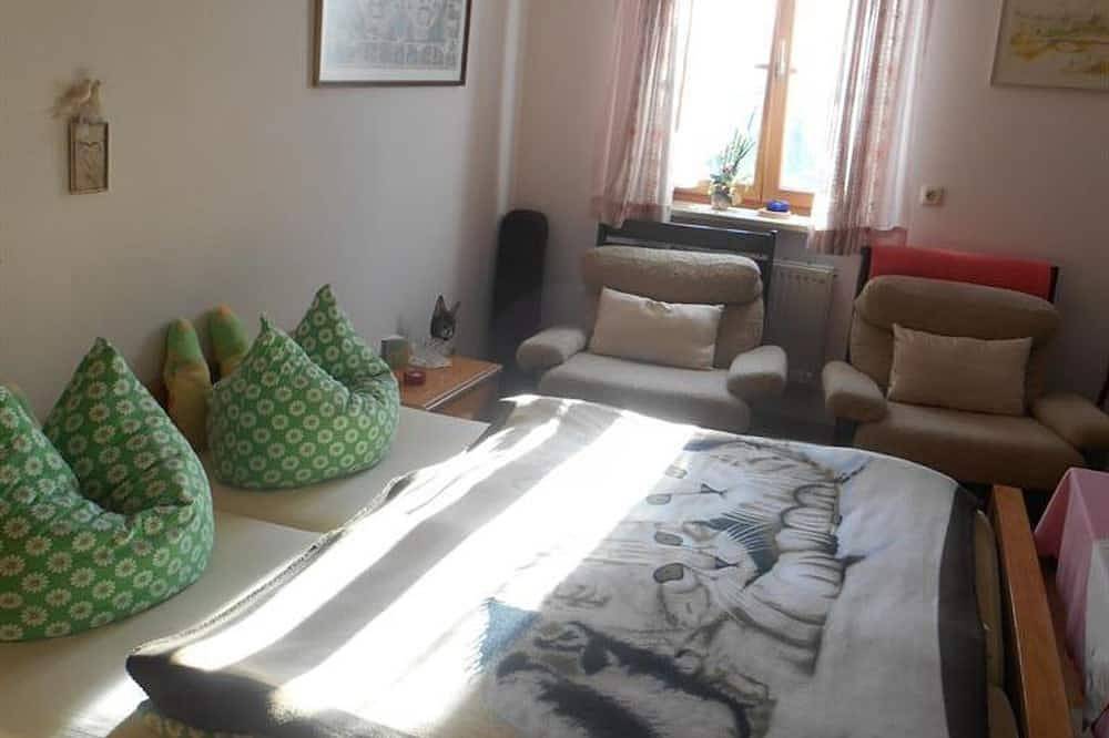 Ganze Wohnung, Ferienwohnung (1-2 Pers.) - Haus Bernadette in Saulgrub, Bayerische Alpen