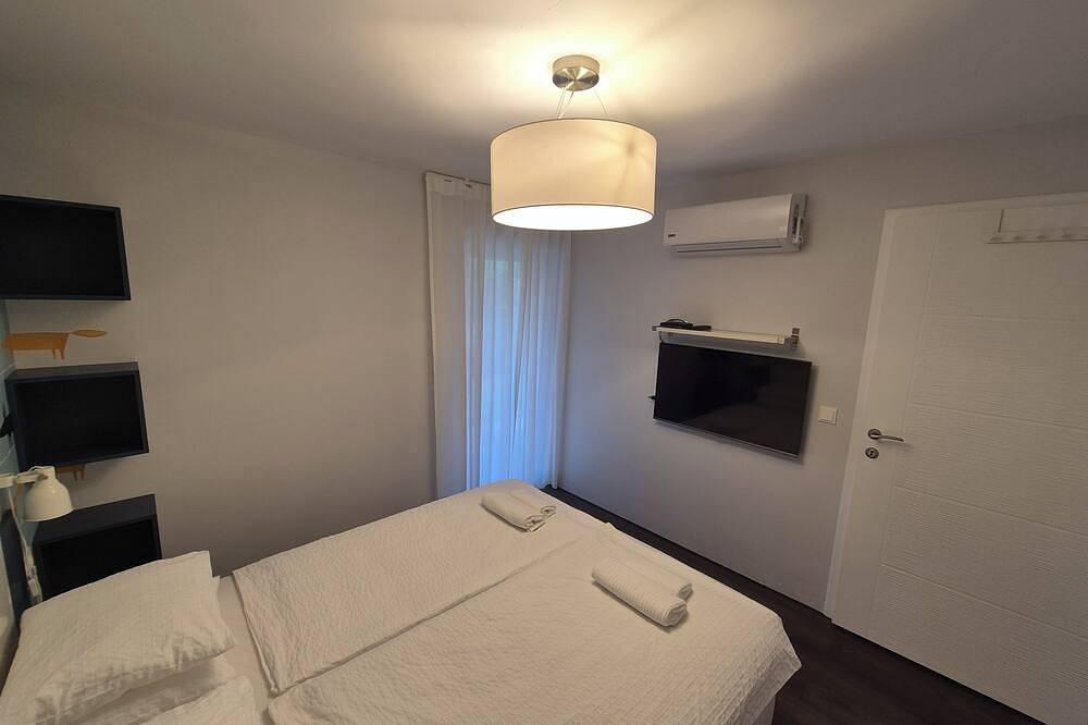 Peaceful Family Villa near Lake Balaton · Right next to the Beach in Balatonakarattya, Plattensee nordufer