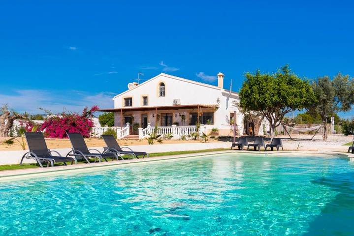 Location de vacances pour 14 personnes, avec Terrasse et Jardin ainsi que Piscine et Vue à Sant Joan d'Alacant