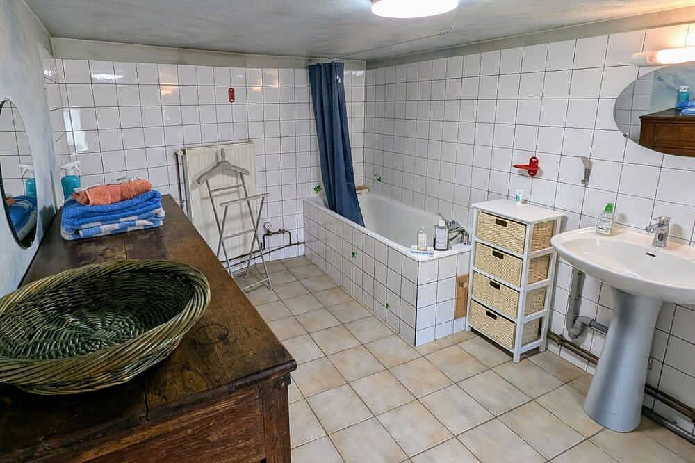 Casa rural entre ciudad y campo con Wi-Fi gratuito, cerca del circuito de pintores in Vesoul, Alto Saona