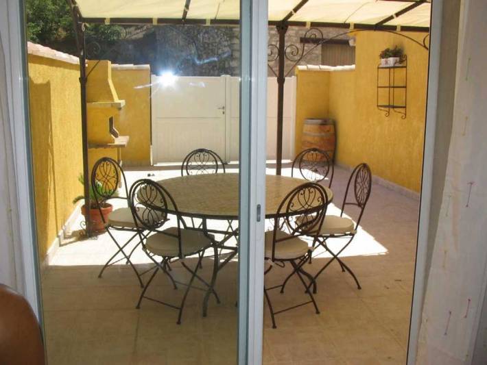 Gîte pour 6 personnes, avec terrasse, animaux acceptés à Roquefort-des-Corbières - 2