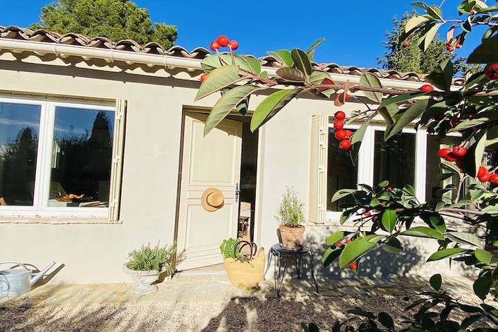 Appartement de vacances pour 4 personnes, avec jardin ainsi que piscine et terrasse