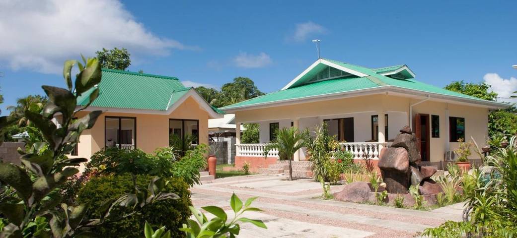 Gîte pour 2 personnes, avec jardin, adapté aux familles dans La Digue