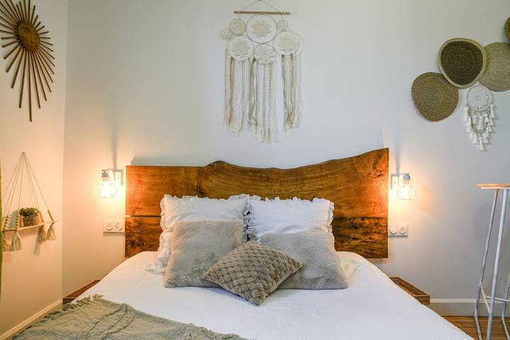 Gîte pour 2 personnes, avec jardin, adapté aux familles à Le Pin (Isère) - 2