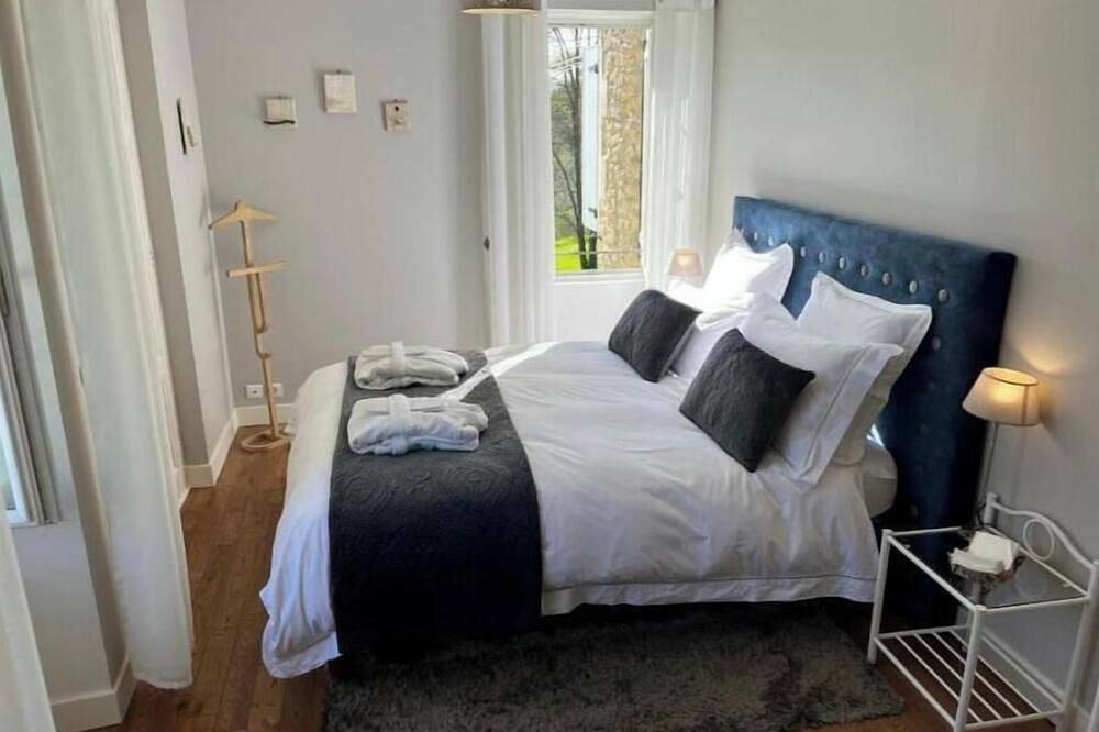 Appartement entier, Ancien Haras de la Tour Chambre Le Parc in Lamothe-Landerron, Région de Langon