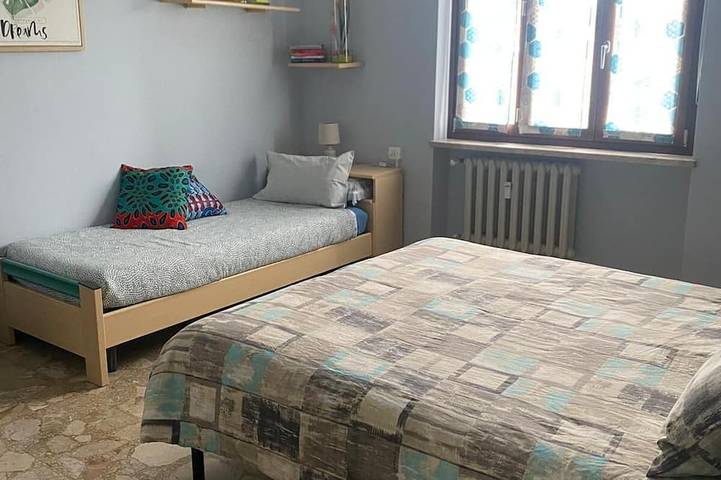 Apartamento entero, House in Alba 5 minutes walk from downtown, quiet area with services. in Alba, Langhe