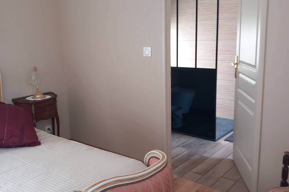 Bed and breakfast in exceptional setting in Paroisse Saint-Damien-en-Châtelleraudais, Vienne