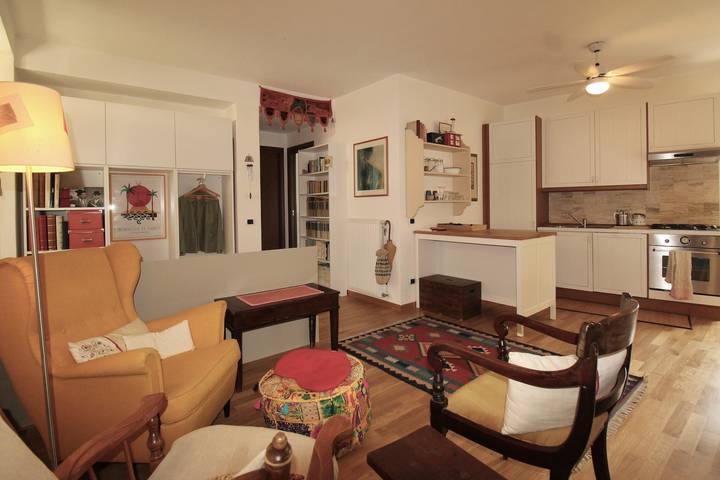 Apartamento inteiro, Apartamento 'Bella' com vista para a montanha e Wi-Fi in Polpenazze del Garda, Pré-Alpes de Garda