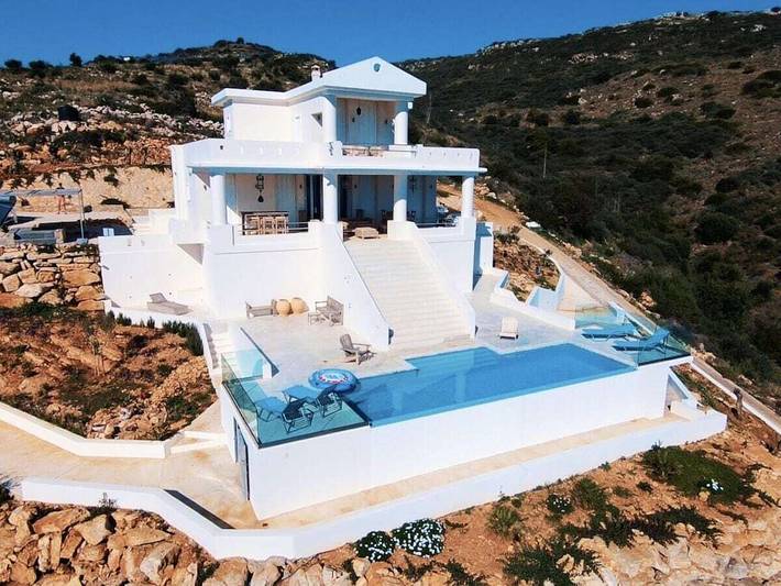 Villa für 8 Personen, mit Balkon und Pool - 1