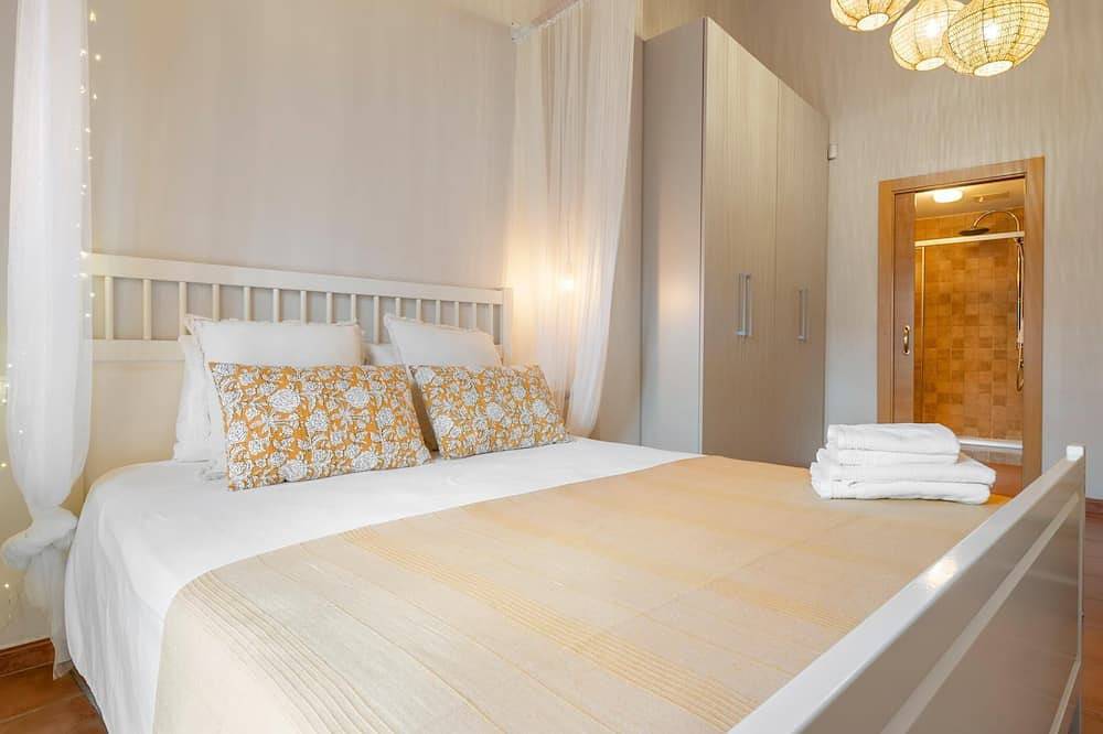 Entire apartment, Ideal refuge to discover Prades in Prades (Spain), Baix Camp