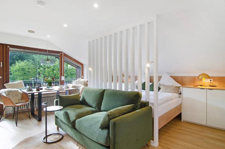 Hel studio-lejlighed, Studio Apartment 'Schönwald-Nest' with Forest View, Pool, Balcony & Wi-Fi in Schönwald im Schwarzwald, Syd-Sorteskoven