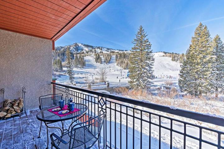 Location de vacances pour 4 personnes, avec balcon et piscine ainsi que jacuzzi et sauna à Solitude