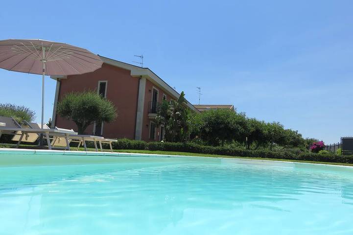 Appartement entier, Trois piece: Residence avec piscine et jardin in Santa Tecla, Acireale