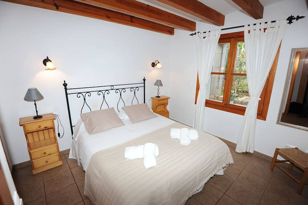 Bonita casa con piscina y barbacoa. Playa a 3 kms. Centro Sóller a 800 metros. in L'Horta, Sóller