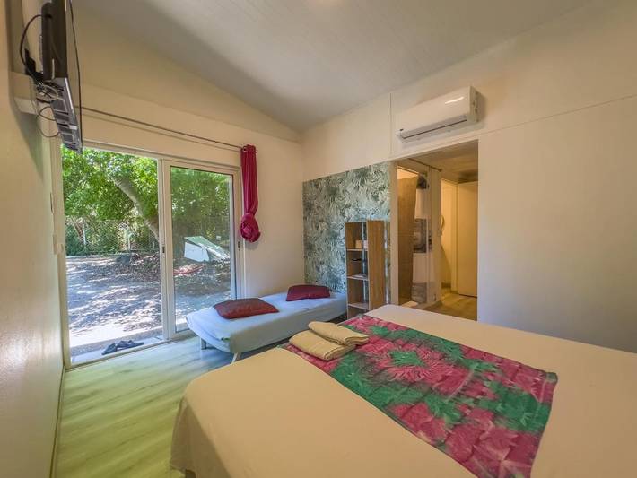 Appartement de vacances pour 2 personnes, avec piscine ainsi que jardin et vue