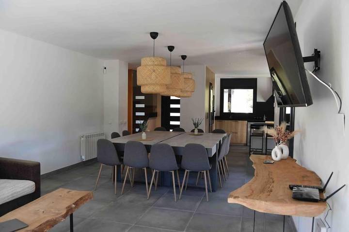 Casa rural para 18 personas, con Balcón y Terraza además de Jardín y Vistas en Vilada - 2