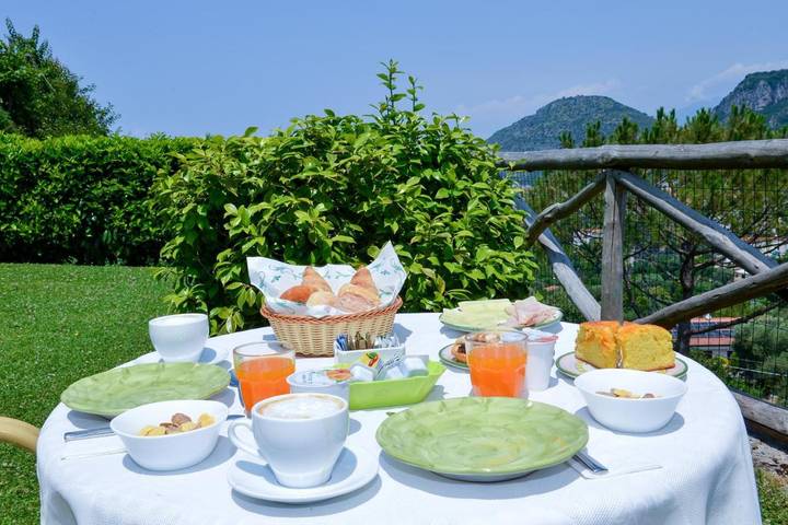 B&b per 2 persone, con panorama e giardino in Piano di Sorrento