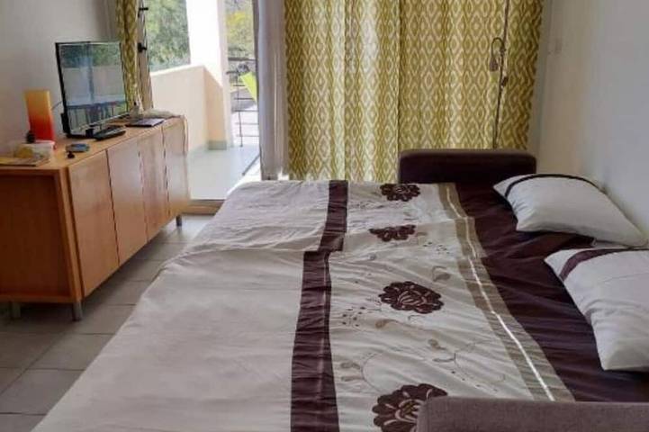 Ferienwohnung für 6 Personen, mit Pool und Balkon