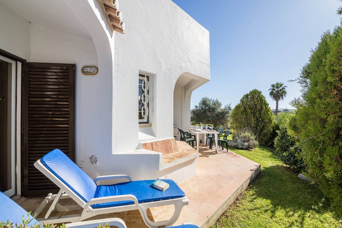 Entire apartment, Holiday Apartment in Albufeira resort with Self Check-in, Wi-Fi, Terrace & Shared Pools in Albufeira, Faro District