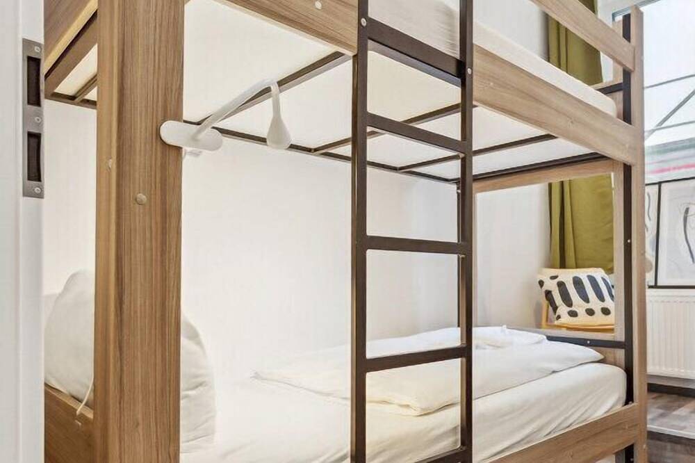 Ganze Wohnung, Schöne 2-Zi-Wohnung in Charlottenburg in Charlottenburg Berlin, Berlin