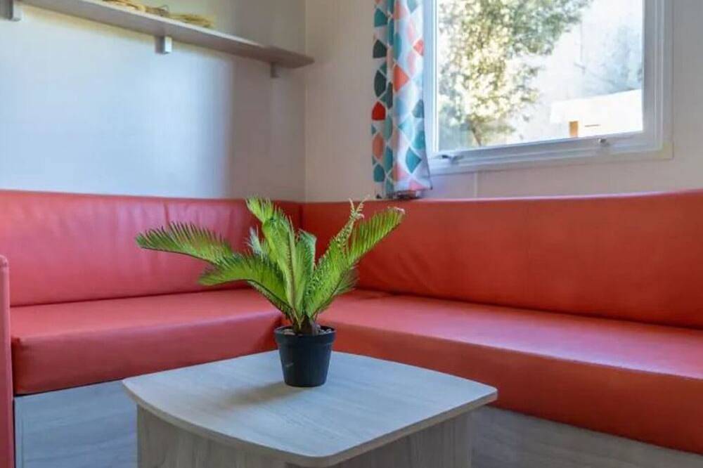 Mobile Home 3 Bedrooms - Private Terrace in Calvisson, Nimes region