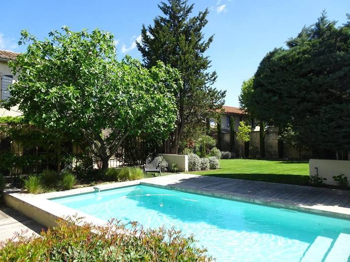 Chambre d’hôte pour 2 personnes, avec Terrasse ainsi que Jardin et Piscine à Eyragues
