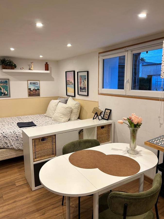 Location de vacances pour 2 personnes, avec Terrasse ainsi que Jardin et Vue à Saint-Jacques-de-la-Lande